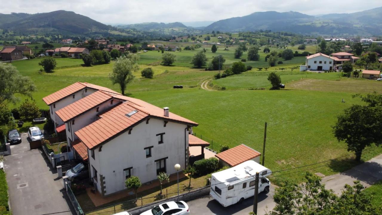 Casa En Sobarzo, Junto Al Parque De Cabarceno Vila Exterior foto